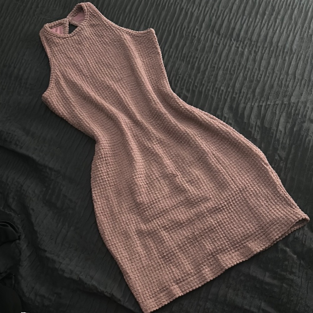 Elegant Pink Sleeveless Dress